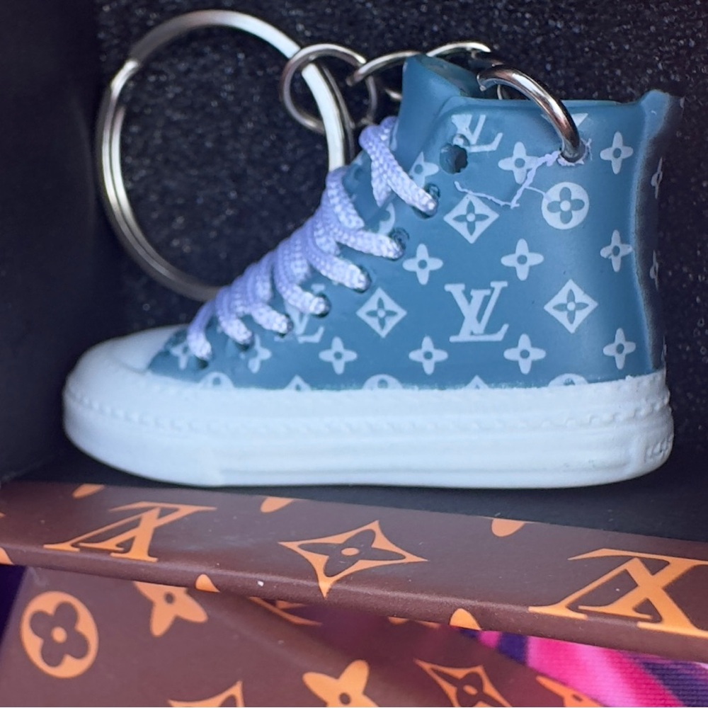 Fashion Blue Monogram Sneaker Keychain - Picture 3 of 15